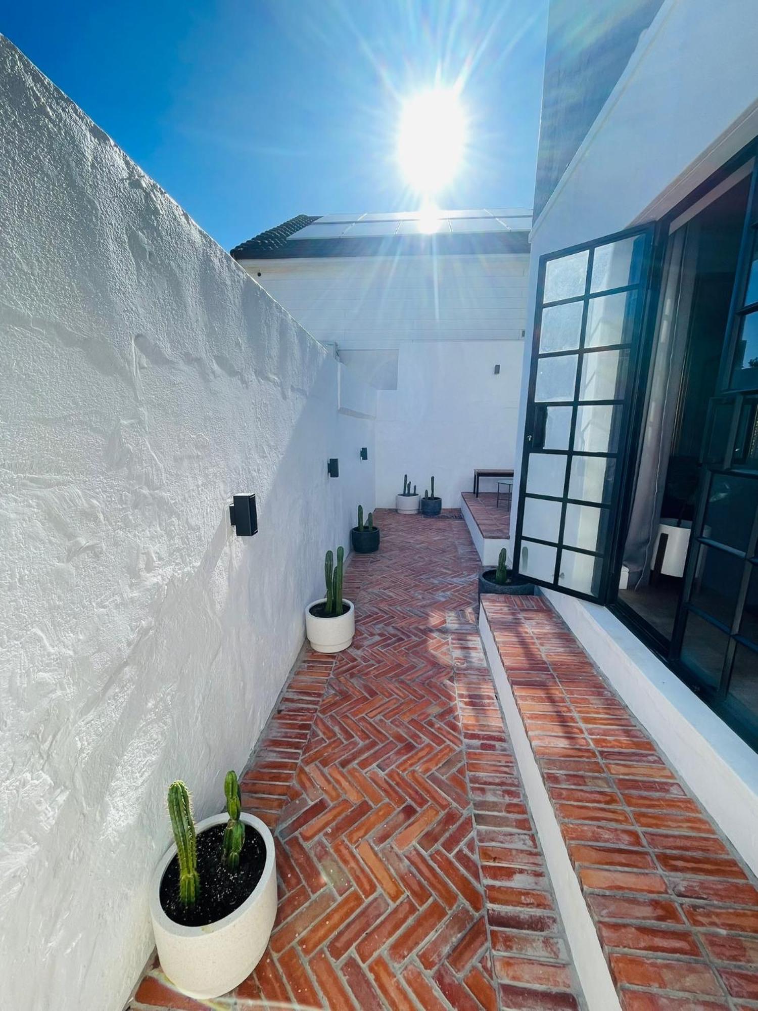 Homestay Martinique At Slivington Manor Cape Town